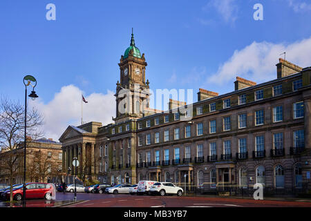 Birkenhead Rathaus mit Glockenturm in Hamilton Square, Merseyside Stockfoto