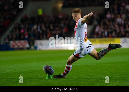 Merseyside, England. 6. April 2018. St. Helens Danny Richardson kerben Umwandlung 6. April 2018, total Gottlosen Stadion, Merseyside, England; Betfred Super League Rugby, Runde 10, St Helens v-Rumpf FC Credit: Aktuelles Bilder/Alamy leben Nachrichten Stockfoto