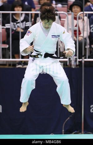 Fukuoka, Japan. 7 Apr, 2018. Yoko Ono Judo: All Japan ausgewählte Judo's Meisterschaften Frauen -70 kg Finale in Fukuoka, Japan. Credit: yohei Osada/LBA SPORT/Alamy leben Nachrichten Stockfoto