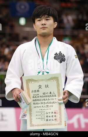 Fukuoka, Japan. 7 Apr, 2018. Kenzo Tagawa Judo: der All Japan ausgewählte Judo Meisterschaften Männer -66 kg Preisverleihung Match in Fukuoka, Japan. Credit: Sho Tamura/LBA SPORT/Alamy leben Nachrichten Stockfoto