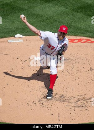 Washington Angehörigen des Kruges Stephen Strasburg (37) arbeitet im zweiten Inning gegen die Washington Nationals an den Angehörigen Park in Washington, DC am Donnerstag, 5. April 2018. Quelle: dpa Picture alliance/Alamy leben Nachrichten Stockfoto