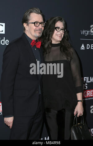 Film ist super Empfang zu Ehren der britischen Kandidaten des 90. jährlichen Academy Awards am britischen Residenz - Ankunft mit: Gary Oldman, Gisele Schmidt Wo: Los Angeles, Kalifornien, Vereinigte Staaten, wenn: 02 Mar 2018 Credit: Nicky Nelson/WENN.com Stockfoto
