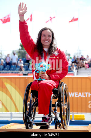 England's Jade Jones feiert Gold gewinnen in Para der Frauen - triathlon Finale bei den Southport Broadwater Parklands bei Tag drei der Commonwealth Games 2018 in der Gold Coast, Australien. Stockfoto