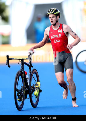 England's Jonathan Brownlee während der gemischten Team Staffel Triathlon Finale bei den Southport Broadwater Parklands bei Tag drei der Commonwealth Games 2018 in der Gold Coast, Australien. Stockfoto