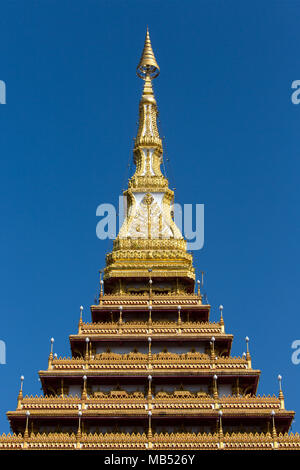 Tipp Der Tipp der 9-stöckige Stupa Phra Mahathat Kaen Kakhon, Wat Nong Waeng Tempel, Khon Kaen, Isan, Thailand Stockfoto