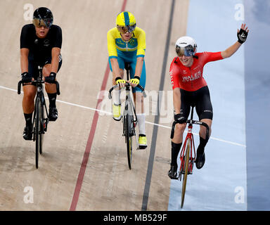 Wales' Elinor Barker feiert die Frauen gewinnen 25 km Punkte Rennen Finale bei den Anna Meares Velodrom bei Tag drei der Commonwealth Games 2018 in der Gold Coast, Australien. Stockfoto