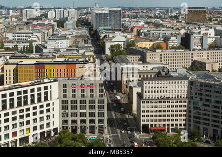 Blick von der DB-Tower, Leipziger Platz und die Leipziger Straße, links vorne Mall von Berlin, Berlin, Deutschland Stockfoto