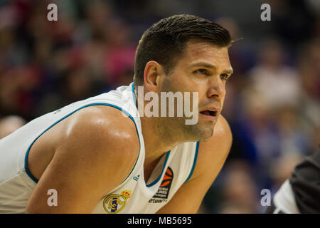 Madrid, Spanien. 06 Apr, 2018. Felipe Reyes während Real Madrid Sieg über Brose Bamberg (106 - 86) bei der Turkish Airlines Euroleague regular season Spiel (Runde 30) feierten an Wizink Zentrum in Madrid (Spanien). 8. April 2018. Credit: Juan Carlos García Mate/Pacific Press/Alamy leben Nachrichten Stockfoto