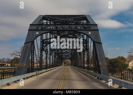 Historischen Washington Ave Bridge in Waco Texas Stockfoto