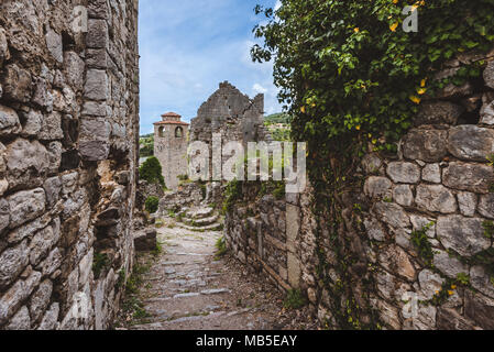 Clock Tower und die Ruinen der alten Bar, Montenegro Stockfoto