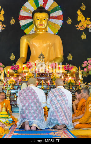 SAMUTPRAKA, THAILAND - 31. Mai: Die ordinationszeremonie am 31. Mai 2015 An der Phra samut Chedi temple in Samutprakan, Thailand, das thailändische Kultur für E Stockfoto