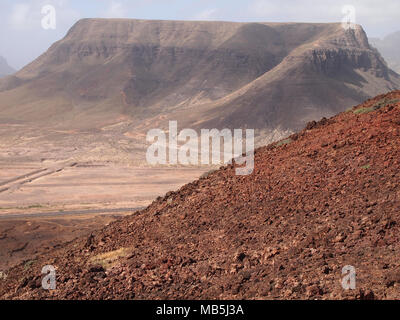 Trockene Landschaft von Sao Vicente, einer der Kapverdischen Inseln Stockfoto