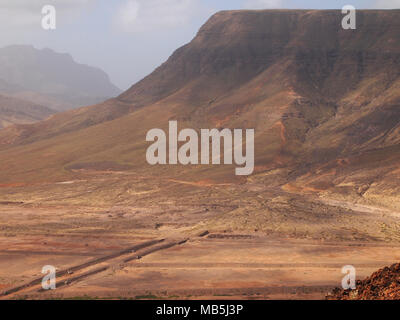 Trockene Landschaft von Sao Vicente, einer der Kapverdischen Inseln Stockfoto