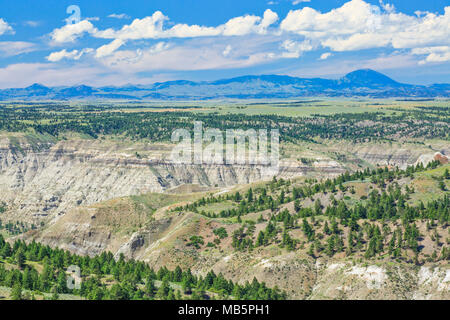 Upper missouri bricht Nationaldenkmal und entfernte bearpaw Berge in der Nähe von winifred, montana Stockfoto