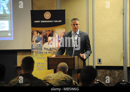 Armee Soforthilfe Vertreter und Führungskräfte aus der gesamten 10 Mountain Division (LI) im Commons gesammelt am 13.02.22 Für die VRE Kampagne Kick-Off-Veranstaltung. Pensionierte Sgt. Maj. Glen Wellman, von der Armee Soforthilfe Hauptsitz in Arlington, Virginia, war der Gastredner für die Veranstaltung. Stockfoto