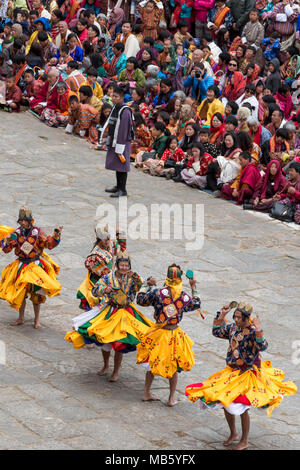 Traditionelle Tshechu Festival in der Rinpung Dzong Festung in Paro, Bhutan Stockfoto