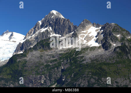 Berge und Gletscher entlang der Küste in Alaska Kenai Fjords National Park Stockfoto