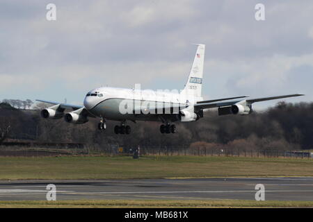 61-2670, eine Boeing OC-135B Open Skies, die von der United States Air Force im Rahmen des Open Skies Agreement auf dem Prestwick Airport in Ayrshire betrieben wird. Stockfoto