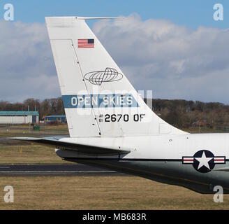 61-2670, eine Boeing OC-135B Open Skies, die von der United States Air Force im Rahmen des Open Skies Agreement auf dem Prestwick Airport in Ayrshire betrieben wird. Stockfoto