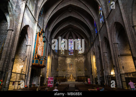 BARCELONA, SPANIEN, Juli 5, 2017: Vault und dem Altar der Basilika Santa Maria del Pi Stockfoto