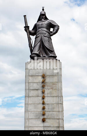 Seoul, Südkorea, hohen Statue von General Yi Sun-Shin Stockfoto