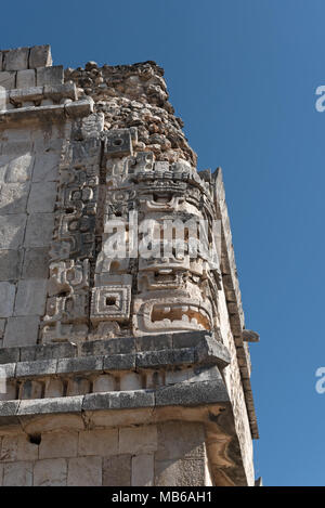 Details der Maya puuc Architektur Stil in den Ruinen von Uxmal, Mexiko Stockfoto