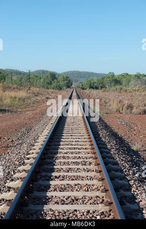 Der Ghan Railway Line südlich von Darwin im Northern Territory von Australien. Stockfoto