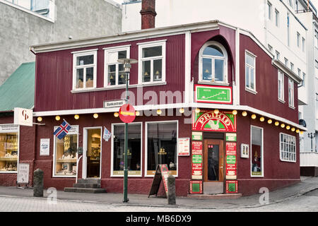 Reykjavik, Island. Im Herzen der Altstadt auf Bankastraeti ist Prikið (Prikid), dem ältesten Kaffeehaus und Restaurant in der Stadt Stockfoto