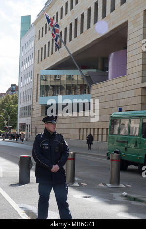 Die britische Botschaft in Berlin ist die diplomatische Mission der Vereinigten Königreich und Deutschland. Es ist auf 70-71 Wilhelmstraße Stockfoto