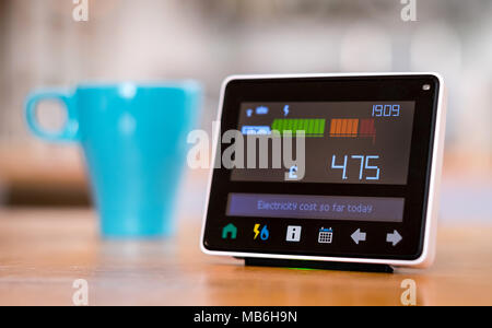 Energie Überwachung (Smart Meter) in der Küche einer UK Home Stockfoto