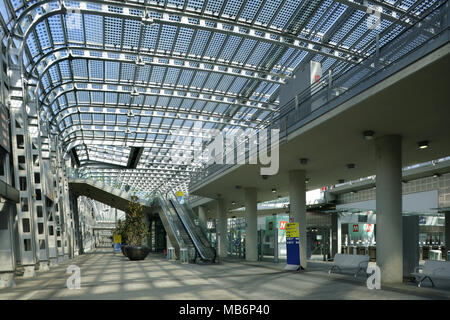 Porta Susa Bahnhof und U-Bahnhof, Turin, Italien. Stockfoto