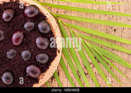 Acai Frucht, Frucht der amazonischen Ursprungs sind viele medizinische Eigenschaften zugeschrieben Stockfoto