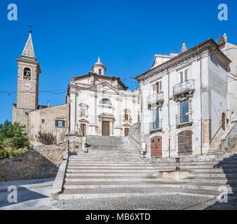 Popoli an einem Sommernachmittag, Provinz von Pescara, Abruzzen, Italien. Stockfoto