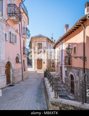 Popoli an einem Sommernachmittag, Provinz von Pescara, Abruzzen, Italien. Stockfoto