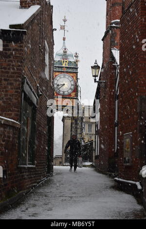 Chester Eastgate clock im Schnee Stockfoto