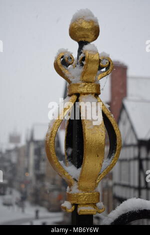 Chester Eastgate clock im Schnee Stockfoto