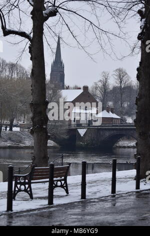 Chester's River Front am Morgen Schnee Stockfoto