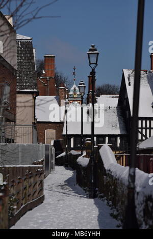 Chester Eastgate clock im Schnee Stockfoto