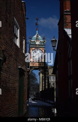 Chester Eastgate clock im Schnee Stockfoto