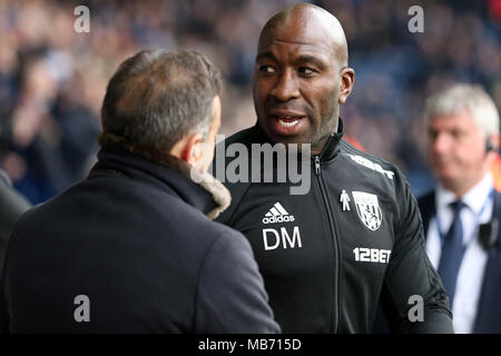 West Bromwich, Großbritannien. 7. April 2018. West Bromwich Albion caretaker manager Darren Moore. Premier League match, West Bromwich Albion v Swansea City in West Bromwich Stadion in West Bromwich am Samstag, den 7. April 2018. Dieses Bild darf nur für redaktionelle Zwecke verwendet werden. Nur die redaktionelle Nutzung, eine Lizenz für die gewerbliche Nutzung erforderlich. Keine Verwendung in Wetten, Spiele oder einer einzelnen Verein/Liga/player Publikationen. Pic von Paul Roberts/Andrew Orchard sport Fotografie/Alamy leben Nachrichten Stockfoto