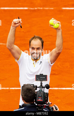 Valencia, Spanien. 7. April 2018. Deutsche tennis player Tim Pütz cheers nach, Deutschland einen Leitung 2-1 gegen Spanien dank einem 5-Satz Sieg mit Jan-Lennard Struff gegen Feliciano Lopez und Marc Lopez an der Stierkampfarena von Valencia. Credit: Frank Molter/Alamy leben Nachrichten Stockfoto