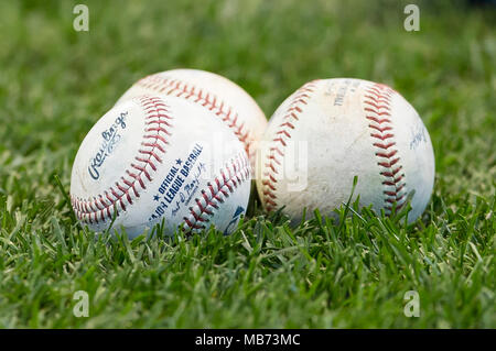 Milwaukee, WI, USA. 6 Apr, 2018. Während der Major League Baseball Spiel zwischen den Milwaukee Brewers und die Chicago Cubs am Miller Park in Milwaukee, WI. John Fisher/CSM/Alamy leben Nachrichten Stockfoto