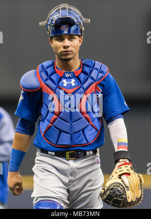 Milwaukee, WI, USA. 6 Apr, 2018. Chicago Cubs catcher Willson Contreras Nr. 40 vor der Major League Baseball Spiel zwischen den Milwaukee Brewers und die Chicago Cubs am Miller Park in Milwaukee, WI. John Fisher/CSM/Alamy leben Nachrichten Stockfoto