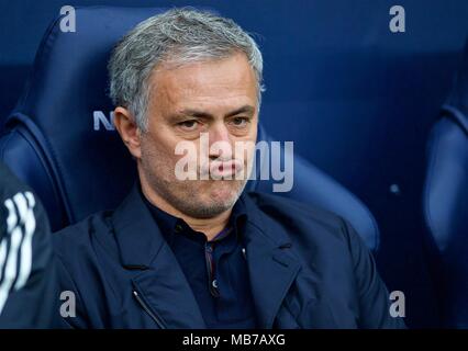 Manchester. 7 Apr, 2018. Manager von Manchester United Jose Mourinho ist vor der Englischen Premier League Spiel zwischen Manchester City und Manchester United an der Etihad Stadion in Manchester, Großbritannien am 7. April 2018 gesehen. Manchester United gewann 3-2. Credit: Stringer/Xinhua/Alamy leben Nachrichten Stockfoto