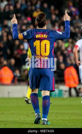 Barcelona, Spanien. 7 Apr, 2018. FC Barcelona Lionel Messi feiert sein Ziel während der spanischen Liga Match zwischen dem FC Barcelona und Genua in Barcelona, Spanien, am 7. April 2018. Barcelona gewann 3-1. Credit: Joan Gosa/Xinhua/Alamy leben Nachrichten Stockfoto