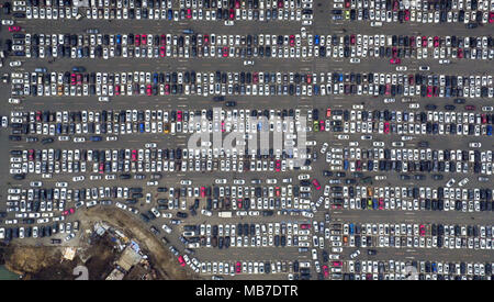 Changchu, Changchu, China. 6 Apr, 2018. Changchun, China, 6. April 2018: Tausende von Autos können auf einem Parkplatz gesehen. Am zweiten Tag des Qingming Festival Urlaub in Changchun, im Nordosten Chinas in der Provinz Jilin, April 6th, 2018. Credit: SIPA Asien/ZUMA Draht/Alamy leben Nachrichten Stockfoto