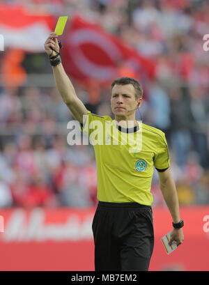 Köln, Deutschland, 7. April 2018, Bundesliga Spieltag 29, 1. FC Koeln vs 1. FSV Mainz 05: Schiedsrichter Benjamin Cortus. Credit: Jürgen Schwarz/Alamy leben Nachrichten Stockfoto