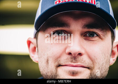 Longfield, Kent, Großbritannien. 8. April 2018. BTCC Rennfahrer Andrew Jordan und Team BMW mit Pirtek während der Dunlop MSA British Touring Car Championship in Brands Hatch Indy Circuit (Foto: Gergo Toth/Alamy Live-Nachrichten) Stockfoto