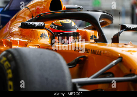 VANDOORNE Stoffel (Bel), McLaren Renault MCL33, Maßnahmen während 2018 Formel 1 FIA-Weltmeisterschaft, Grand Prix, Bahrain in Sakhir von April 5 bis 8 | Verwendung weltweit Stockfoto