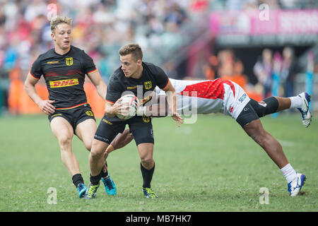 Hongkong, China. 08 Apr, 2018. Rugby Sevens Turnier in Hongkong vom 5. bis 8. April 2018; letzte Japan gegen Deutschland, Marvin Dieckmann (Deutschland, 11), mit Tim Lichtenberg (Deutschland, 12, links hinten) - KEINE LEITUNG SERVICE-Credit: Jürgen Keßler/dpa/Alamy leben Nachrichten Stockfoto